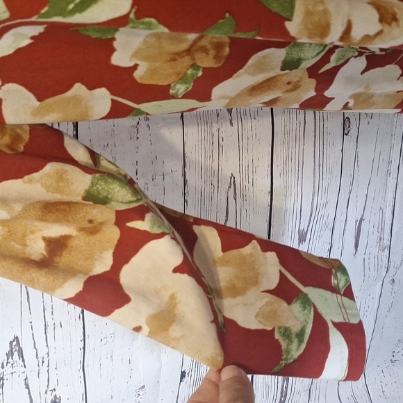 #1213 Jamie & Layla floral dress - Picture 2 of 6